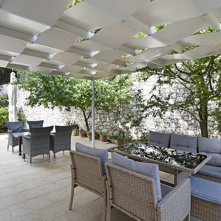 Panorama 2 アパート *